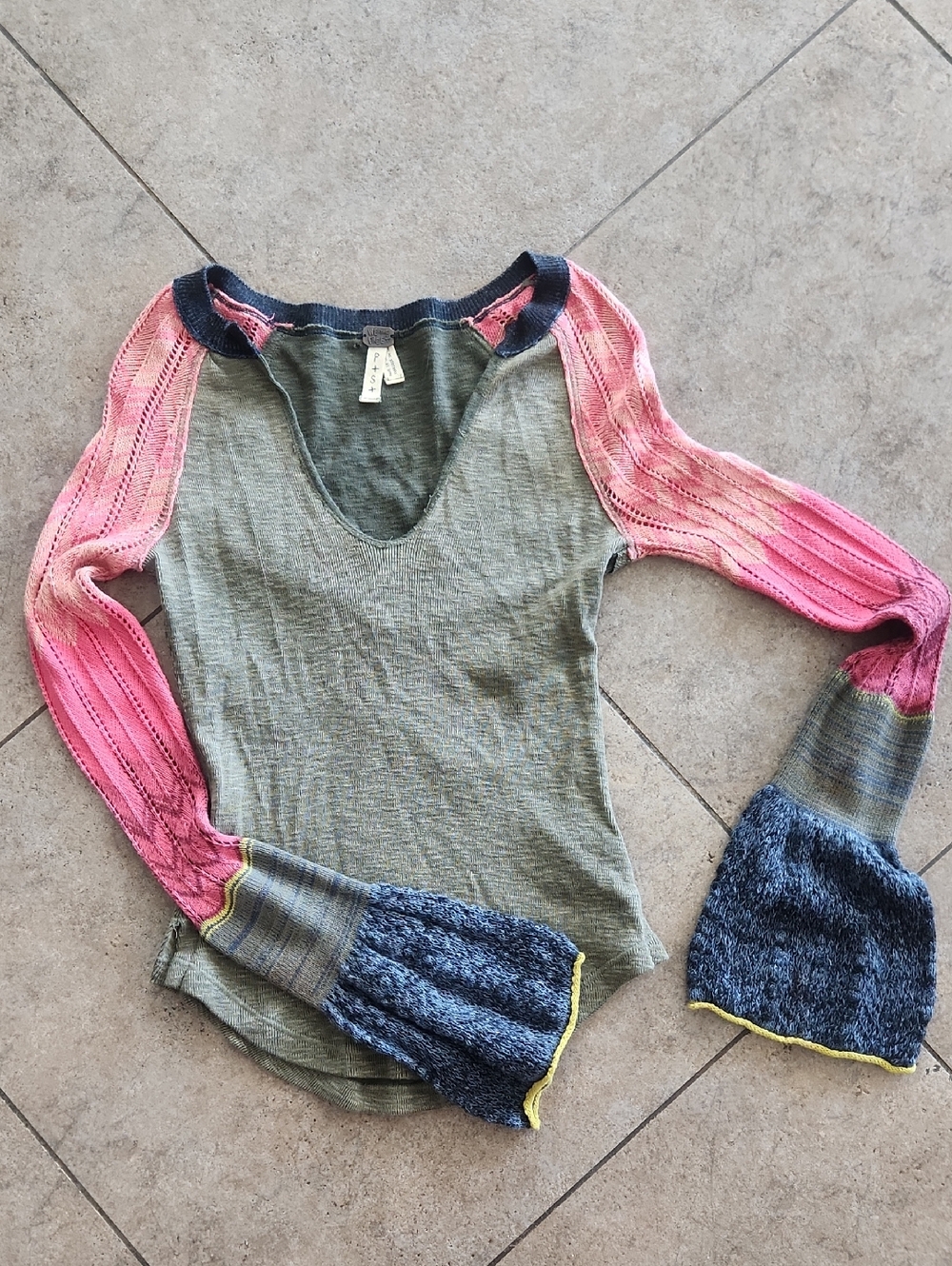 We The Free... Olive Green Knit Top - Picture 2 of 10